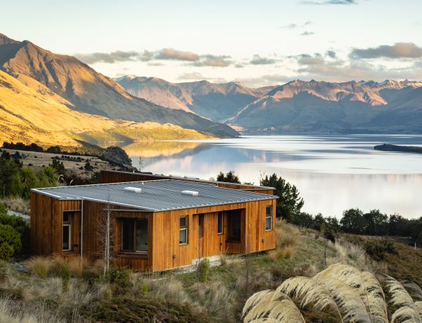 Aro Ha image with Lake Whakatipu and mountains in the background.