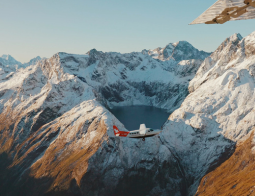 Glenorchy Air plane, flying over Lake Erskine